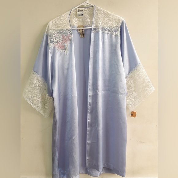 VTG MARYANNI Floral Embroidered Liquid Satin Chemise Nightgown with robe nwt - Picture 5 of 5